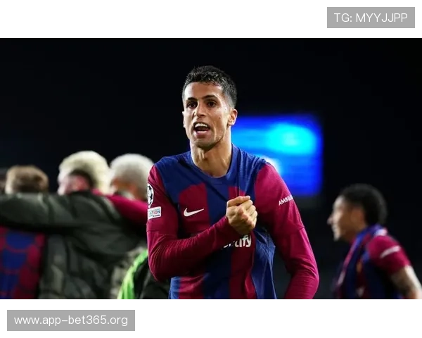 博约莫经历36小时旅程与三次航班 终赶上与巴萨的关键对决 博约莫经历36小时旅程与三次航班 终赶上与巴萨的关键对决