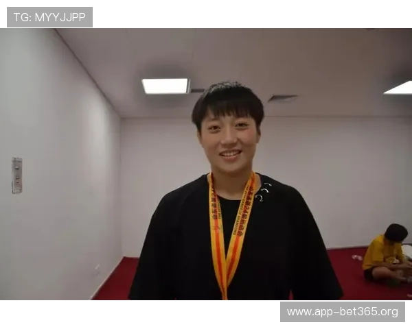 摔跤亚锦赛第三日上中国队迎来首金李泽露勇夺女子68公斤级冠军 摔跤亚锦赛第三日上中国队迎来首金李泽露勇夺女子68公斤级冠军