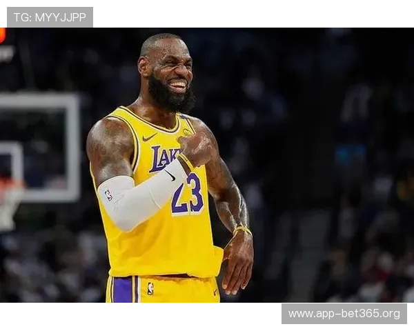 詹姆斯近期上场时间增加 战术地位持续提升表现愈加关键