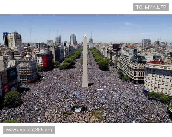 阿根廷球员赛后为巴西默哀展现深情场面感人动人